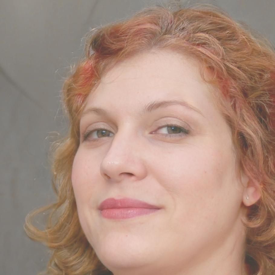 Portrait d'une ancienne participante satisfaite de la formation